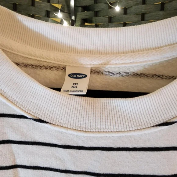 Old Navy XXL Tall sweatshirt fleece inside white with Black - Picture 3 of 3